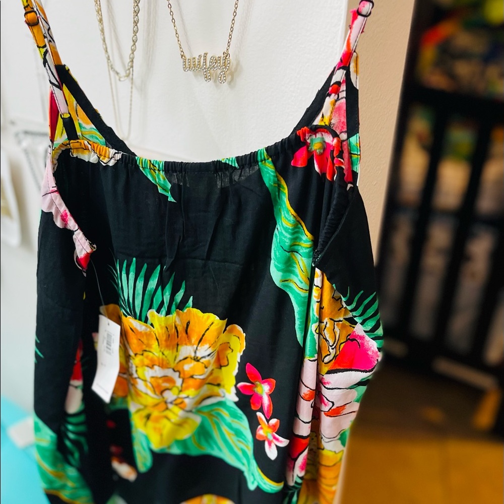 Brand new never used old navy tropical shirt in small